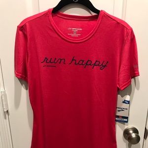 Brooks Run Happy Shirt women’s medium